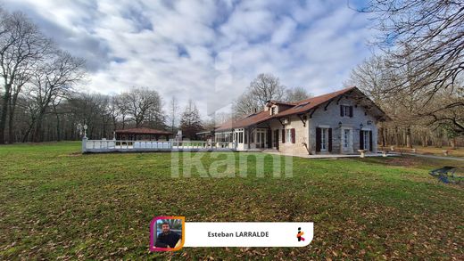 Luxury home in Aurice, Landes