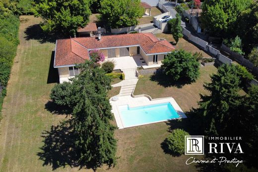 Luksusowy dom w Camblanes, Gironde