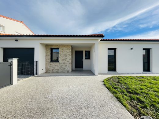 Luxury home in Cébazat, Puy-de-Dôme