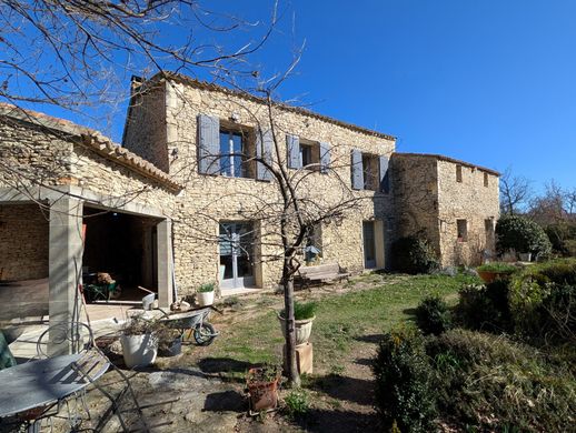 Luxury home in Gordes, Vaucluse