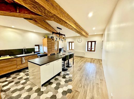 Apartment / Etagenwohnung in Arbusigny, Haute-Savoie