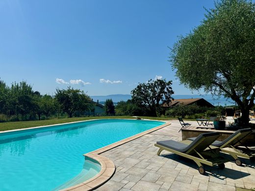 Casa di lusso a Anthy-sur-Léman, Alta Savoia