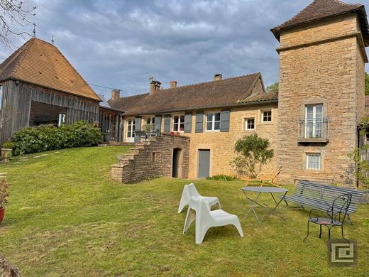 Luxe woning in Laives, Saône-et-Loire