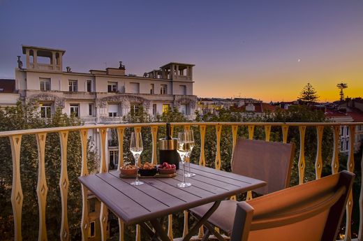 Apartment / Etagenwohnung in Nizza, Alpes-Maritimes