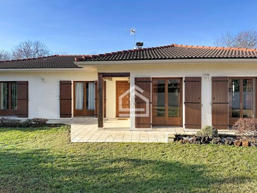 Casa de lujo en Saint-Aubin-de-Médoc, Gironda