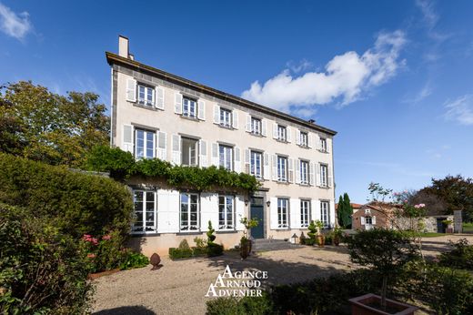 Luxe woning in Riom, Puy-de-Dôme