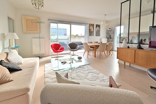 Daire Talence, Gironde