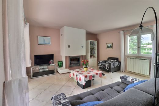 Luxury home in Mus, Gard