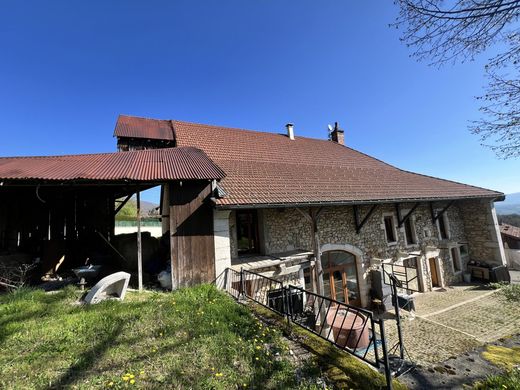 Luxury home in Injoux-Génissiat, Ain