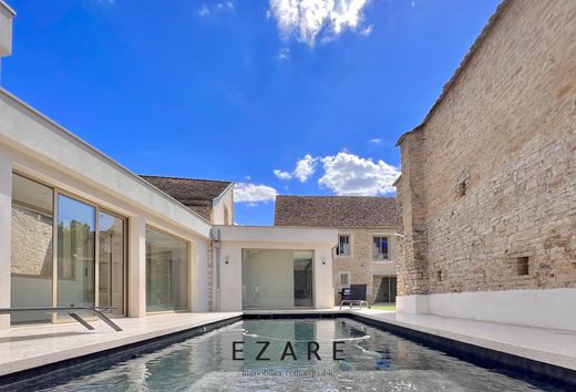 Maison de luxe à Fontaine-lès-Dijon, Côte-d'Or