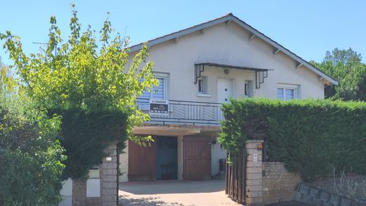 Luxury home in Chazay-d'Azergues, Rhône