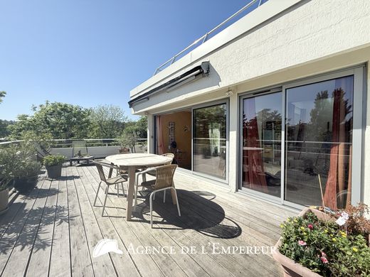 Apartment in Rueil-Malmaison, Hauts-de-Seine