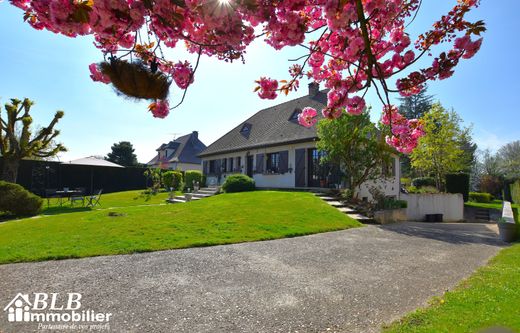 Luxury home in Les Essarts-le-Roi, Yvelines
