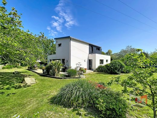 Luxus-Haus in Lannion, Côtes-d'Armor