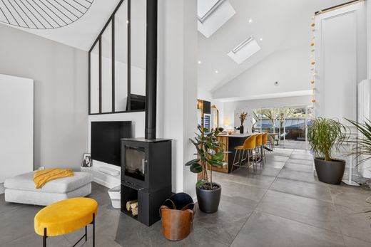 Apartment in Challes-les-Eaux, Savoy