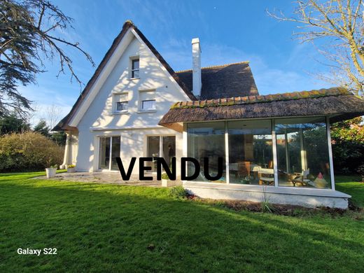 Luxury home in Dunkirk, North
