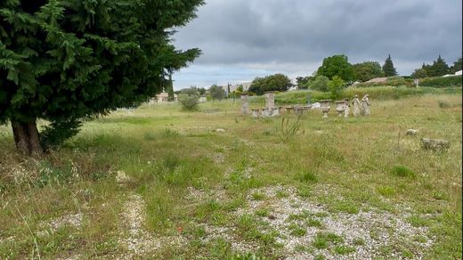 Grond in Valaurie, Drôme