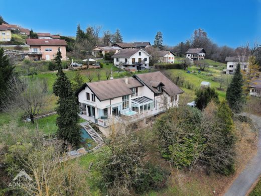 Luxury home in Pougny, Ain