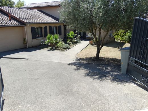 ‏בתי יוקרה ב  Grigny, Rhône