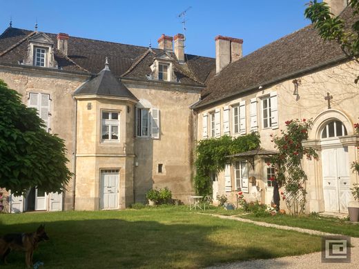 منزل ﻓﻲ Givry, Saône-et-Loire