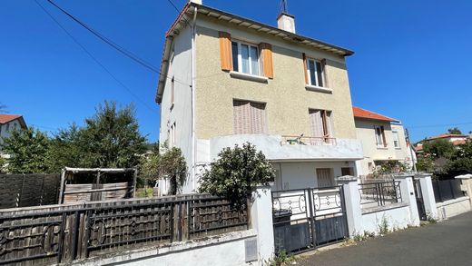 Luxury home in Beaumont-lès-Randan, Puy-de-Dôme