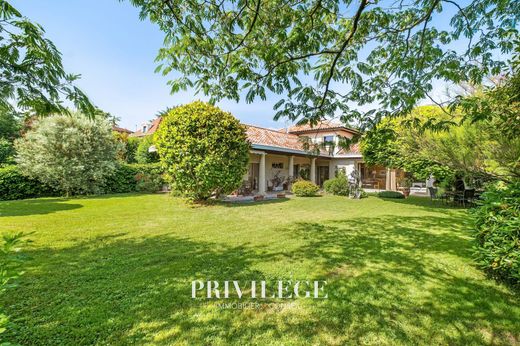 Luxury home in Saint-Didier-au-Mont-d'Or, Rhône