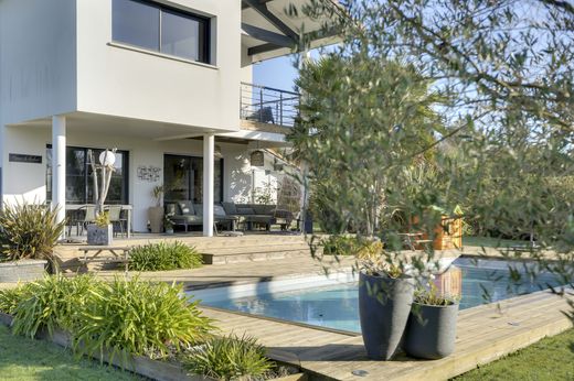 Casa di lusso a Saubrigues, Landes