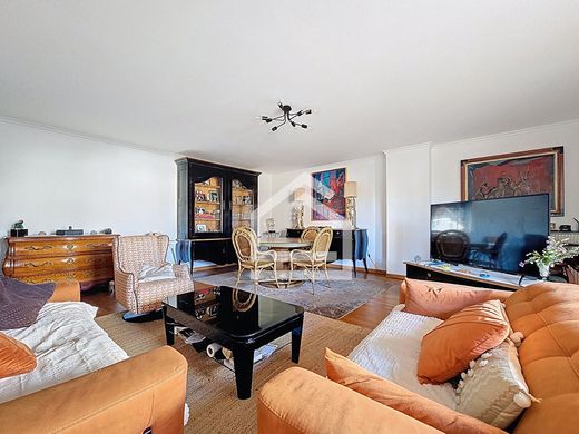 Apartment / Etagenwohnung in Caudéran, Gironde
