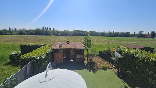 Luxury home in Saint-Genis-Pouilly, Ain