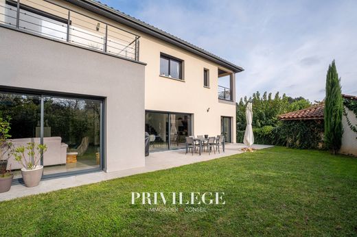 Luxus-Haus in Sainte-Foy-lès-Lyon, Rhône