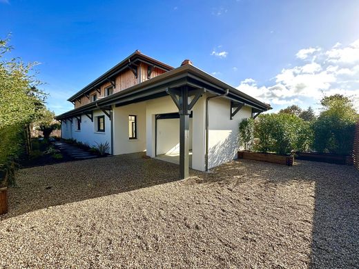 Villa in La Teste-de-Buch, Gironde