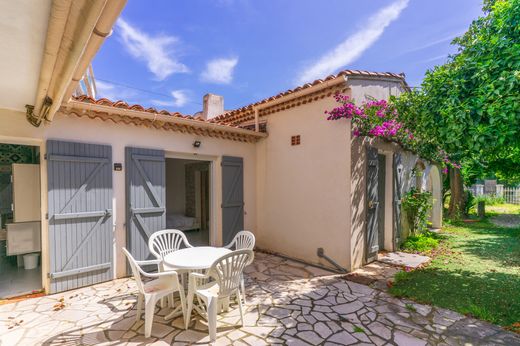 Villa in Cavalaire-sur-Mer, Var