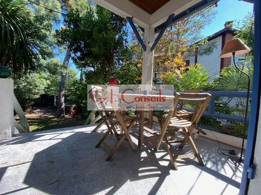 Luxury home in Lège-Cap-Ferret, Gironde