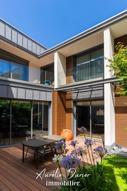 Luxury home in Tours, Indre and Loire