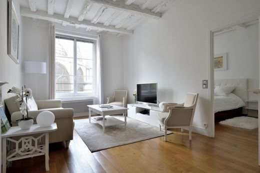 Apartment in Sorbonne, Jardin des Plantes, Saint-Victor, Paris