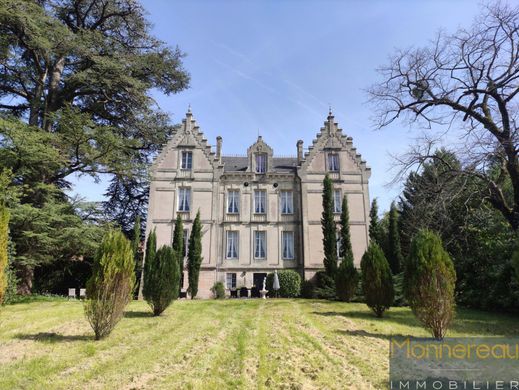 Luxury home in Mirambeau, Charente-Maritime