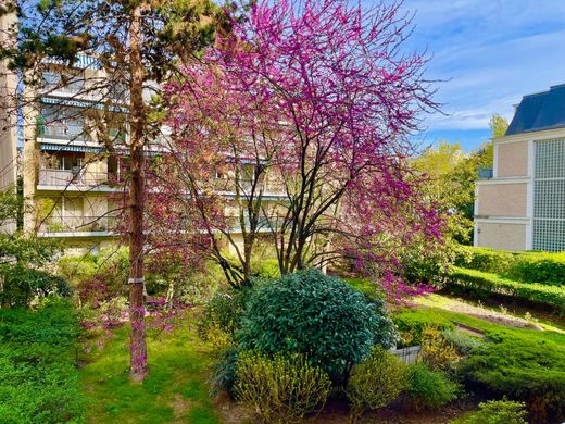 Apartment in Neuilly-sur-Seine, Hauts-de-Seine