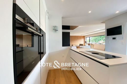 Luxury home in Plérin, Côtes-d'Armor