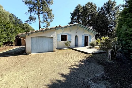 Villa in Lège-Cap-Ferret, Gironde