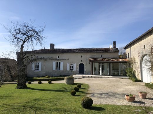 Luxury home in Brie-sous-Barbezieux, Charente