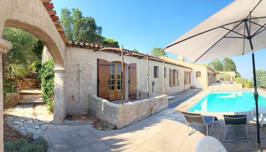 منزل ﻓﻲ Les Adrets-de-l'Estérel, Var