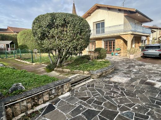 ‏בתי יוקרה ב  Mions, Rhône