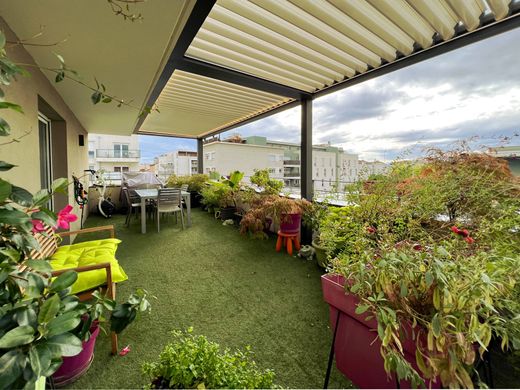 Apartment in Villeurbanne, Rhône