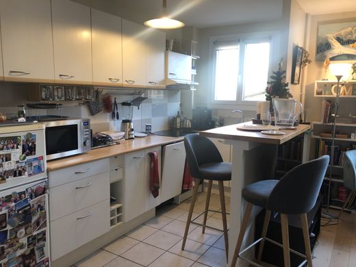 Apartment / Etagenwohnung in Motte-Picquet, Commerce, Necker, Paris