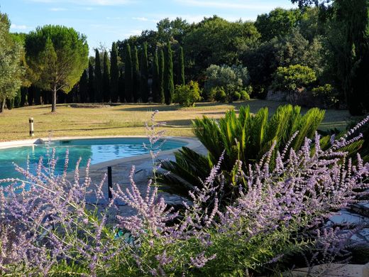 Элитный дом, Uzès, Gard