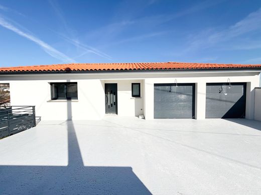 Casa de lujo en Châteaugay, Puy de Dome