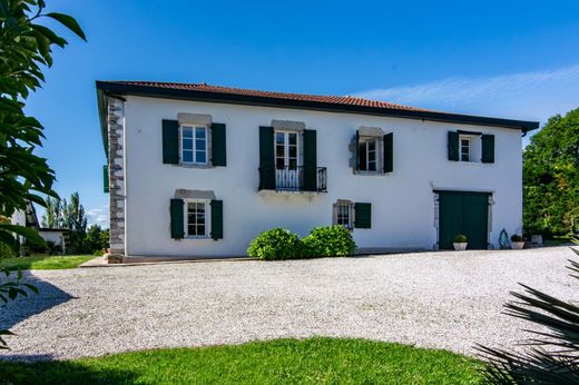 Luxury home in Mouguerre, Pyrénées-Atlantiques