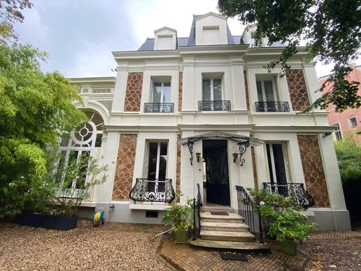 Luxe woning in Colombes, Hauts-de-Seine