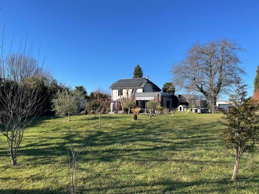 Maison de luxe à Lubersac, Corrèze