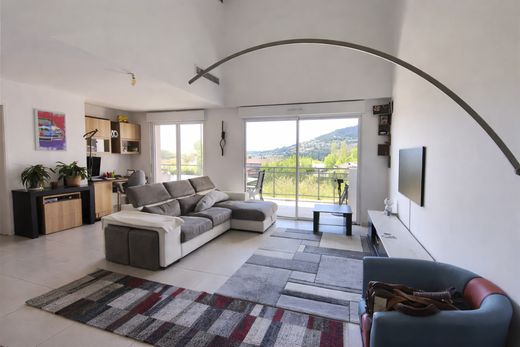 Duplex in La Roquette-sur-Siagne, Alpes-Maritimes